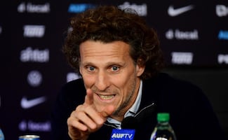 Diego Forlán manifiesta su privilegio de dirigir a Uruguay