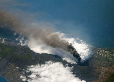 NASA elige como fotografía del año toma del volcán de Cumbre Vieja, capturada desde la EEI