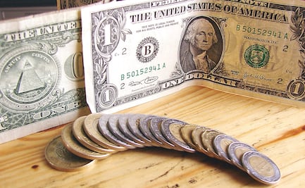 Peso inicia presionado la semana y cierra en 19.69; posibles aranceles al cine extranjero en EU le pegan a las bolsas