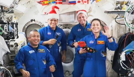 Desde la EEI, astronautas de la NASA nos desean una feliz Navidad 
