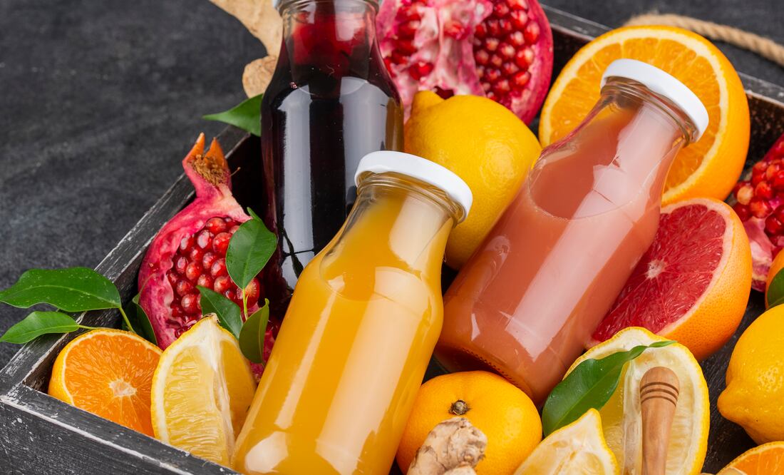 Preparar jugo fresco en casa requiere atención en cada paso para conservar su calidad. Foto: Freepik