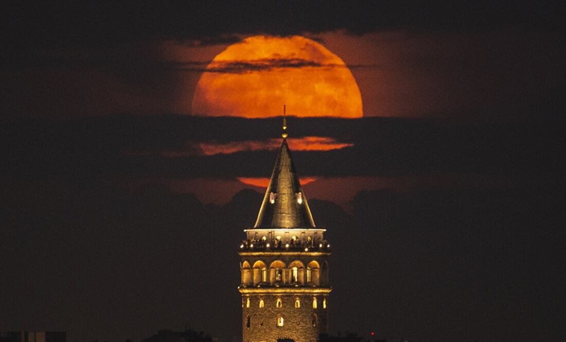 Superluna de Junio 2022. Foto: Emra Gurel, AP