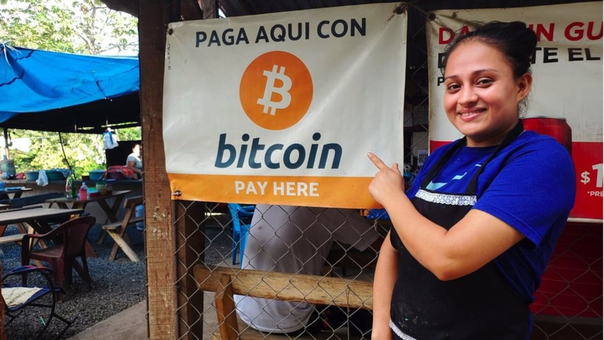 Bitcoin: El Zonte, el pueblo de El Salvador pionero en el uso de la criptomoneda
