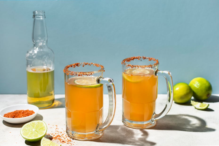 Actualmente, las micheladas se sirven en diferentes presentaciones. Foto: Freepik