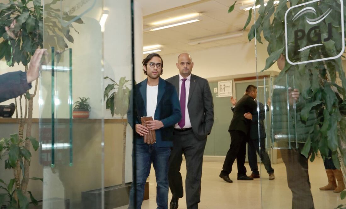 El abogado del actor, Emilio Robles, presentó videos, fotografías y varios testimonios que demostraron que el 27 de diciembre, cuando según la procuraduría capitalina Axel mató a la escort, el actor estaba de vacaciones con su novia. (VALENTE ROSAS. EL U)