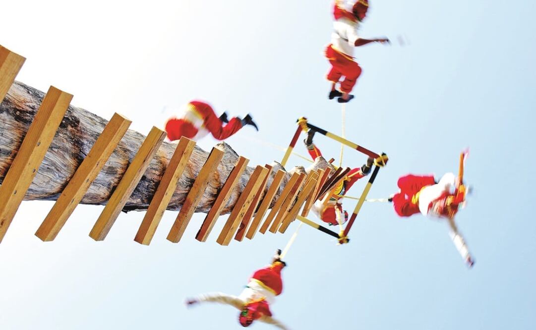 Una presentación de Los Voladores de Papantla en una Cumbre Tajín. FOTO: Archivo/Tanya Guerrero