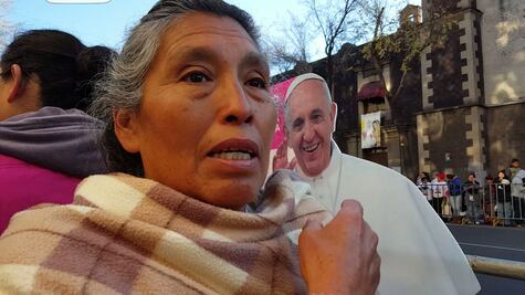 Acuden pocos feligreses a ver al Papa en av. 20 de Noviembre