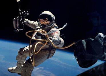 Por primera vez dos mujeres harán una caminata espacial