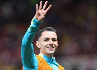 Álvaro Fidalgo se burla de Chivas y su afición; presumió los títulos de América