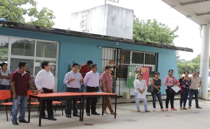 Oaxaca asigna 5 docentes a comunidad indígena que se hizo viral