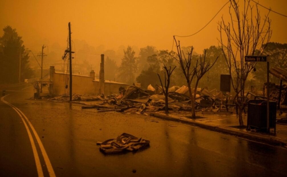 Desalojan a miles de sus hogares por severos incendios forestales en Australia