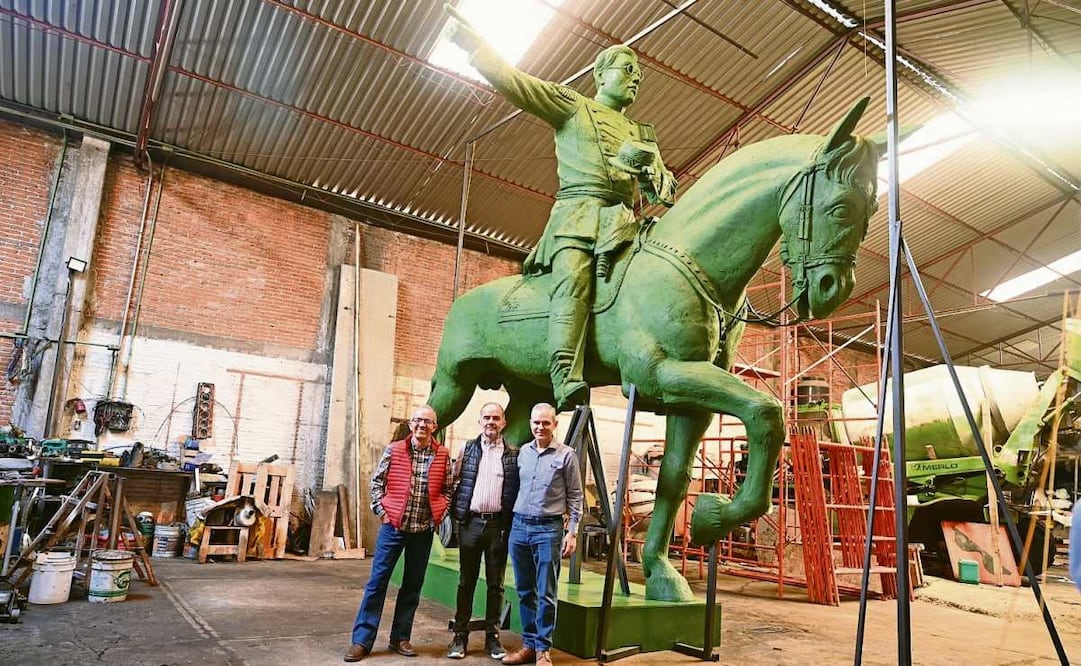 La obra de más de cinco metros y medio de alto fue realizada por los escultores Miguel, Pablo y Bernardo Luis López Artasánchez. Foto: Especial