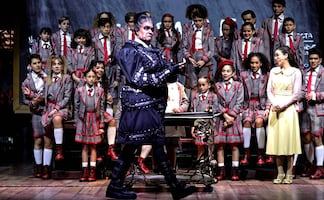"Matilda" levanta el telón en México; Gou apuesta todo por un musical que hizo por su hija