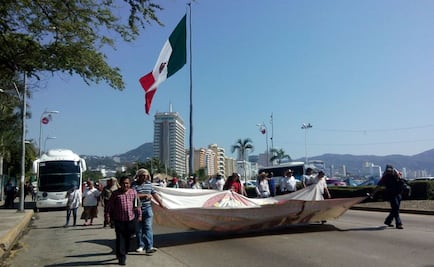 CETEG marcha sobre la Costera Miguel Alemán