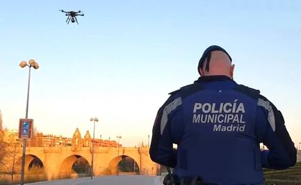 Drones "piden" a ciudadanos no salir de su casa por coronavirus, en Madrid