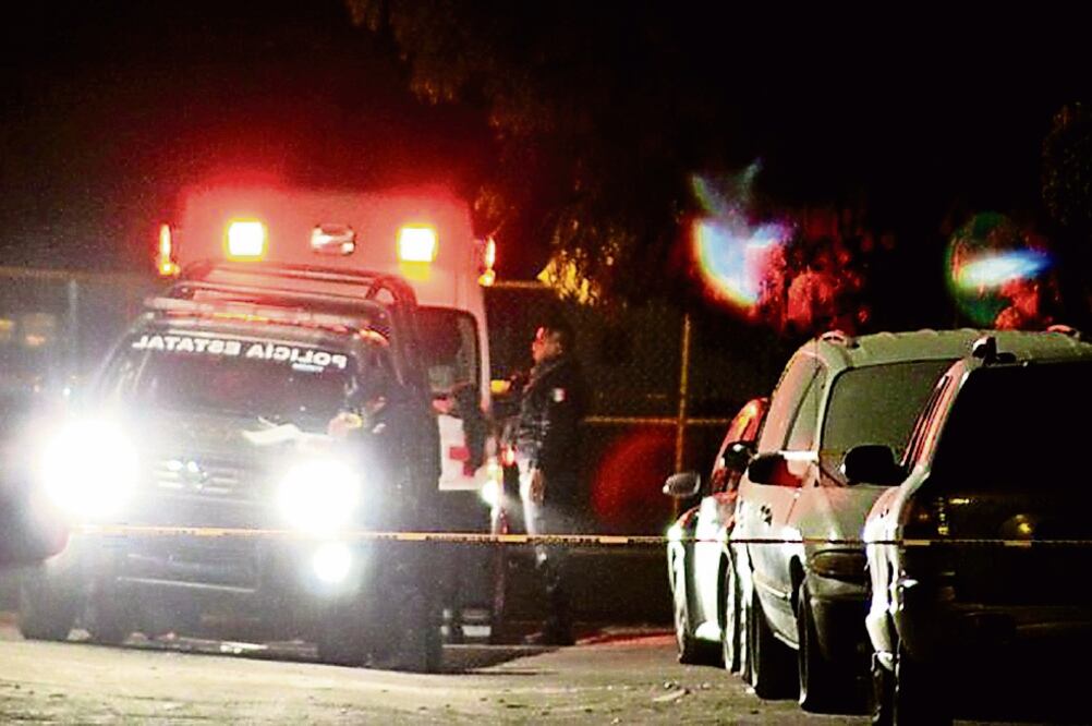 Los cuerpos de seguridad llegaron a la colonia Puesta del Sol para apoyar al funcionario Ricardo Magaña, quien ya había muerto por la gravedad de las heridas (ESPECIAL)