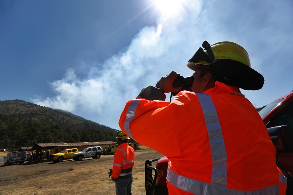 El incendio que inició el pasaso miércoles en la zona conocida como “Pico del Águila”, entre las comunidades de San Miguel y Santo Tomás Ajusco, ya fue sofocado en su totalidad, reportaron autoridades.