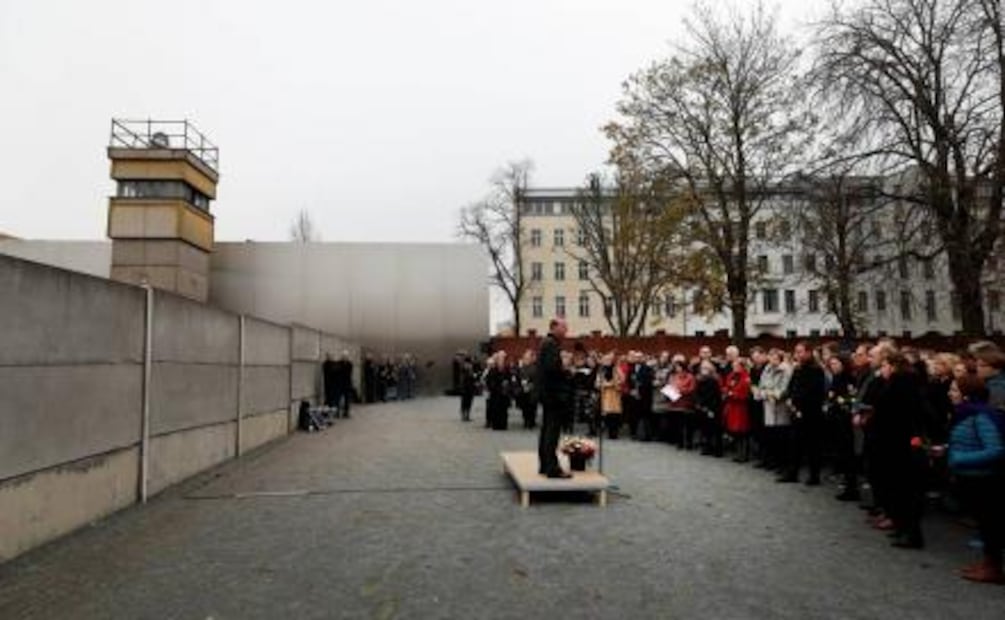 Berlín conmemora los 28 años de la caída del muro
