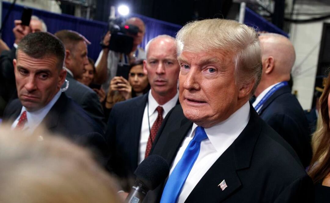 Trump, que afronta 37 cargos por el manejo de los documentos clasificados, es el primer presidente o expresidente de EU que es acusado ante un tribunal federal. Foto: Archivo / AP