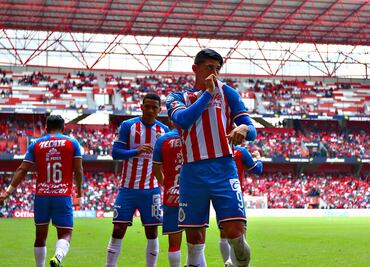 Alan Pulido se despide y desea regresar a Chivas