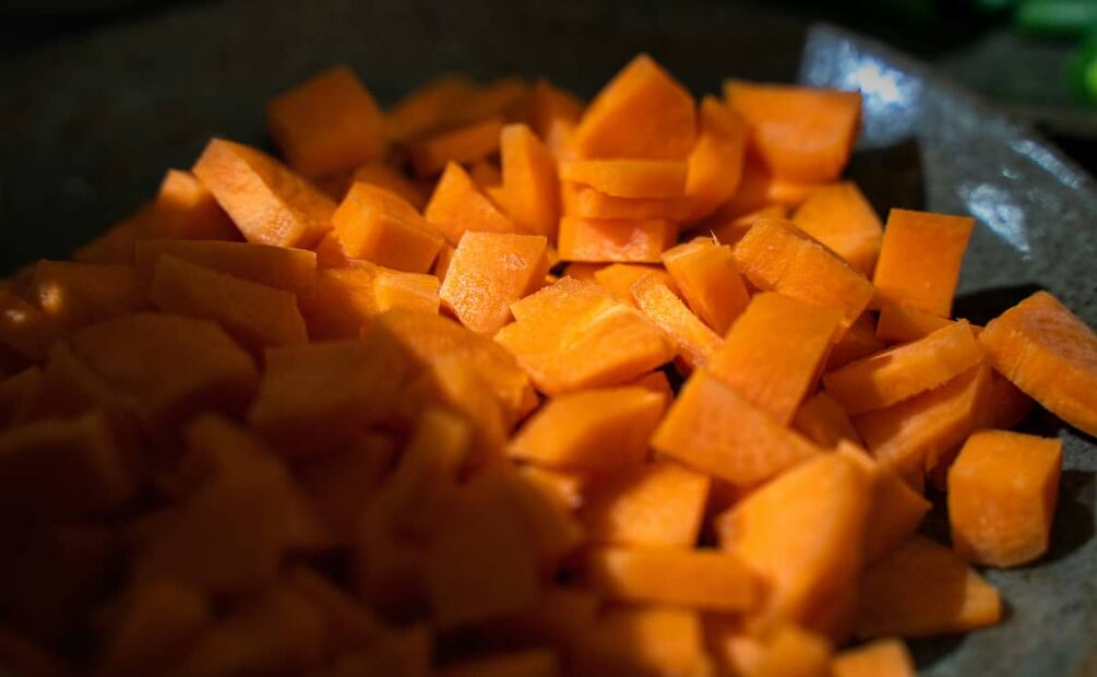 Es mejor comer cmote solo hervido. Foto: Unsplash.