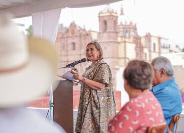 Acusan a Xóchitl Gálvez de haber plagiado su informe para titularse; ella lo niega