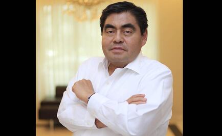 Miguel Barbosa se deslinda de contratos de su hermano con SCT; es "guerra sucia", dice