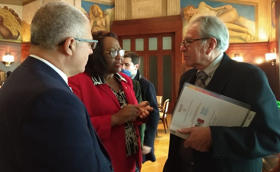 Jorge Alcocer Varela, (derecha) secretario de Salud. Foto: Twitter @SSalud_mx