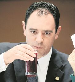 Alejandro Tello se aleja de su antecesor