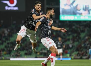 Necaxa humilla a Santos en su propia casa