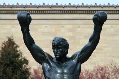 Puestos de cerveza invaden los parques 