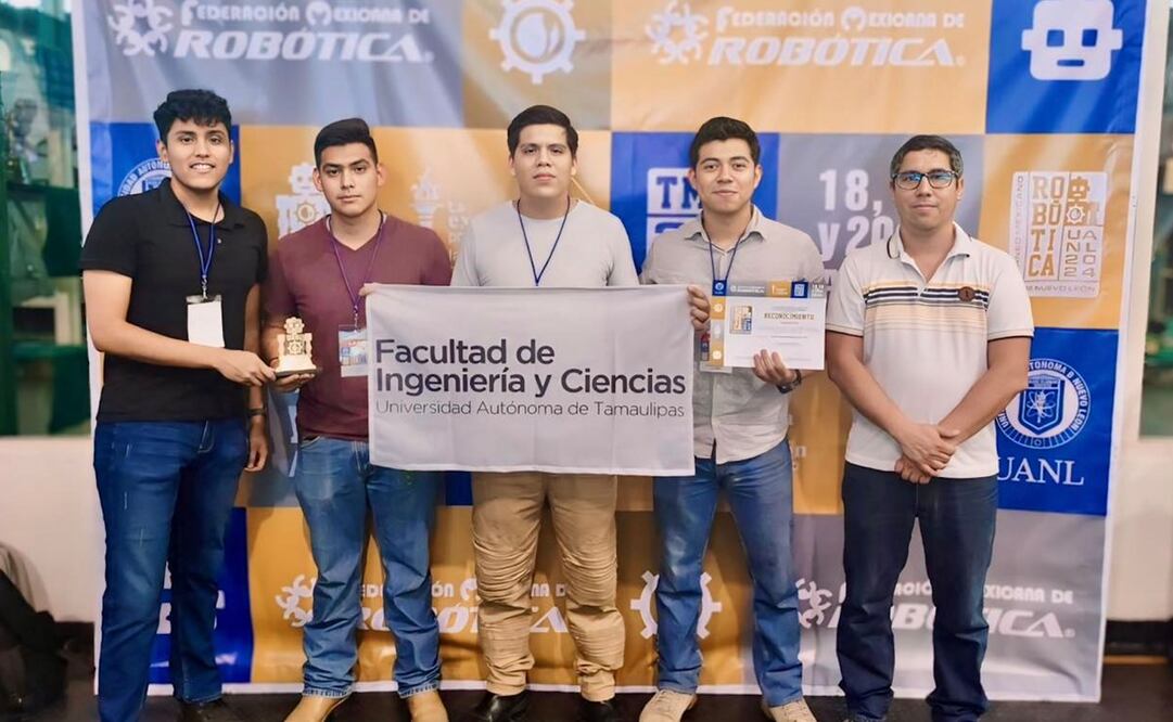 Estudiantes de la Facultad de Ingeniería y Ciencias de la Universidad Autónoma de Tamaulipas (UAT) obtuvieron el primer lugar en la categoría LARC SEK n el Torneo Mexicano de Robótica. Foto: especial