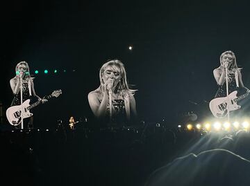 Con todo y cover de Selena, Sabrina Carpenter conquista al público mexicano