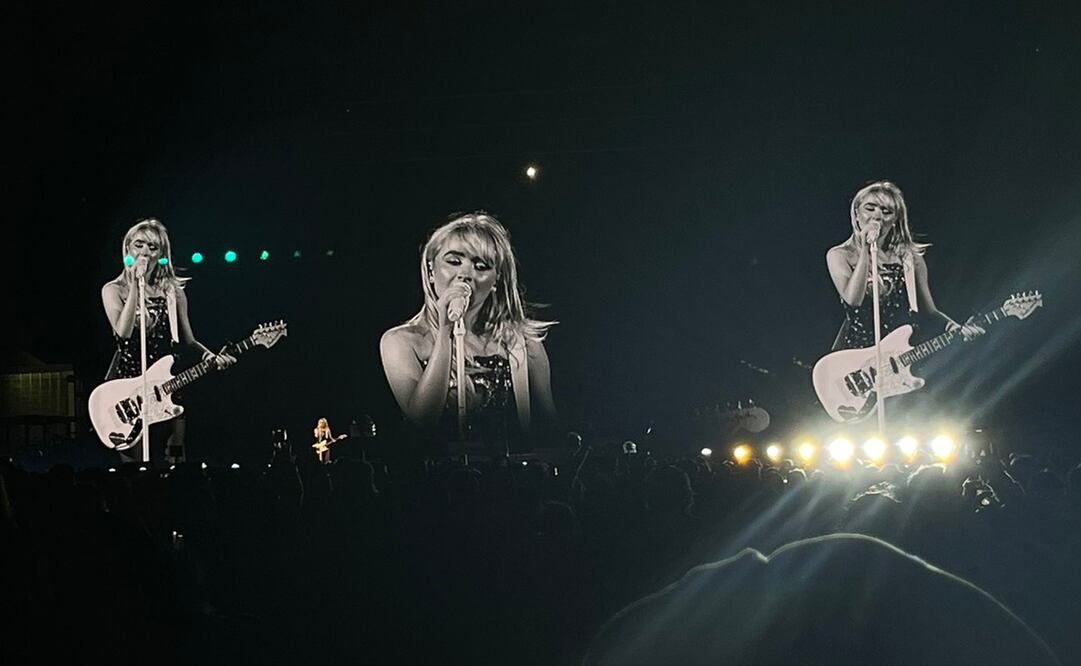 Sabrina no decepcionó al público. Foto: Twitter