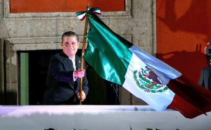 Entre júbilo y alegría, el alcalde de Coyoacán, Giovani Gutiérrez, encabeza el Grito de la Independencia