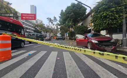 Mujer muere en choque en Insurgentes; conductor presuntamente ebrio habría provocado el accidente