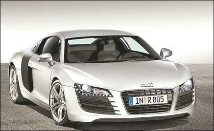 Alan Pulido choca auto de 5 millones de pesos