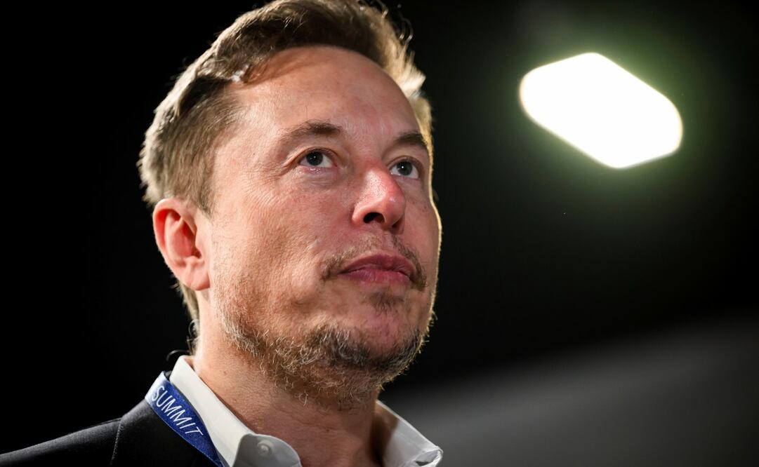 Elon Musk, director ejecutivo de Tesla y SpaceX, asiste a la primera sesión plenaria de la Cumbre de Seguridad de la IA en Bletchley Park, el miércoles 1 de noviembre de 2023 en Bletchley, Inglaterra. Foto: AP