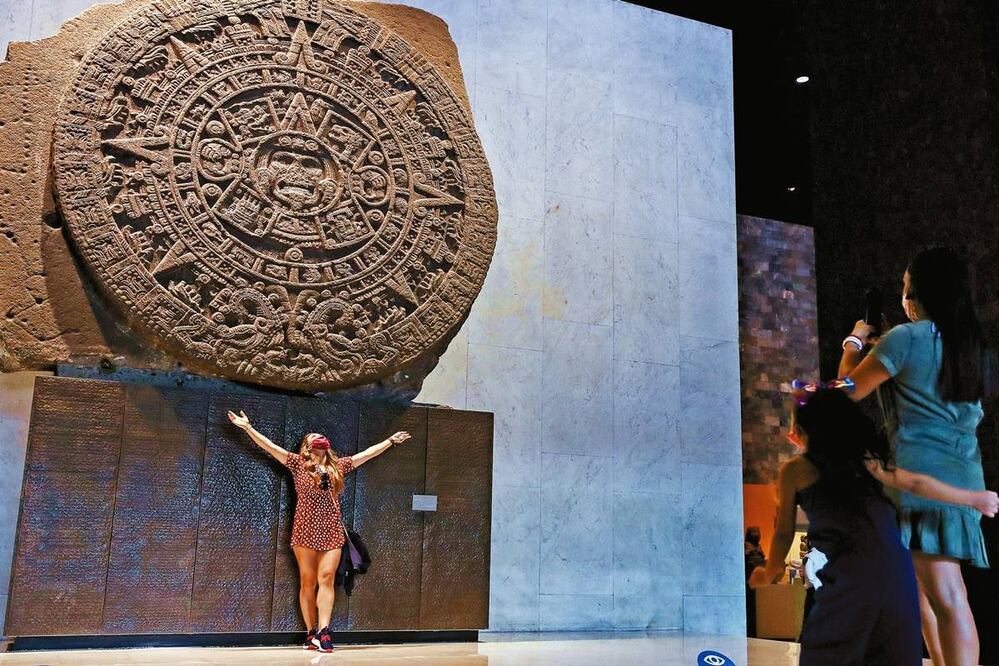 La Piedra del Sol es un monumento colosal que representa la cosmogonía mexica. Lo encuentras en el Museo Nacional de Antropología. Foto: Diego Simón Sánchez. El Universal