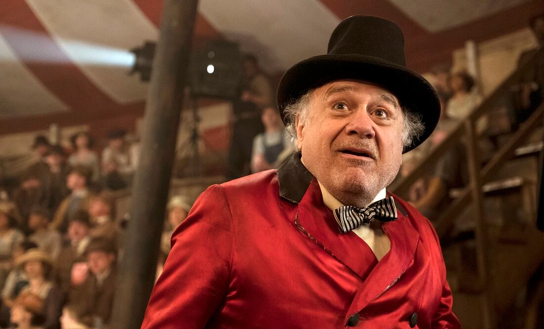 En el live action de Disney, DeVito interpreta al maestro de ceremonias. Foto: Disney