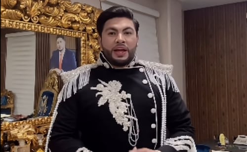 Alcalde de Elota, Sinaloa llama la atención en redes por atuendo para las fiestas patrias; Richard Millán aparece con vestimenta de "inspiración militar"