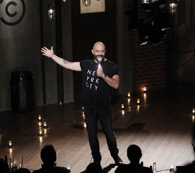 Eduardo Talavera dice que una clave del éxito es el contacto en vivo entre el comediante y el público (ARIEL OJEDA. EL UNIVERSAL)