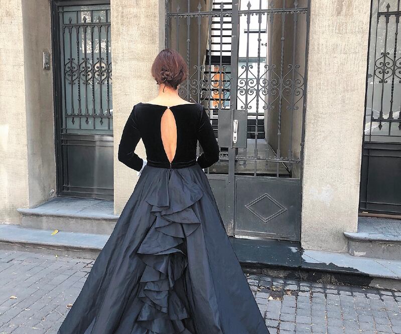 Mónica Chiapa, esposa de Rodrigo Prieto, llevará el diseño. Foto: CORTESÍA MARIANA LUNA