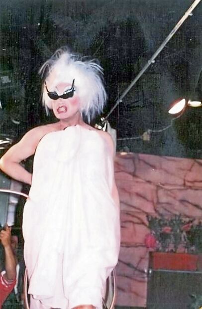 Para estudiosos del drag, Jaime Vite es una de las primeras dragas de México. Foto: BAR NUEVE, AÑOS 80. CORTESÍA