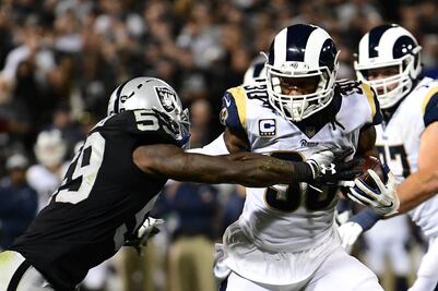 Rams inicia con el pie derecho al vencer a los Raiders