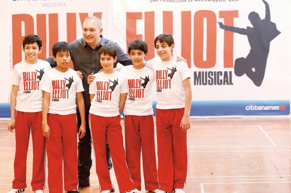 “Se van a llevar una sorpresa cuando vean a los niños bailar”, dijo Gou. (AGUSTÍN SALINAS. EL UNIVERSAL)