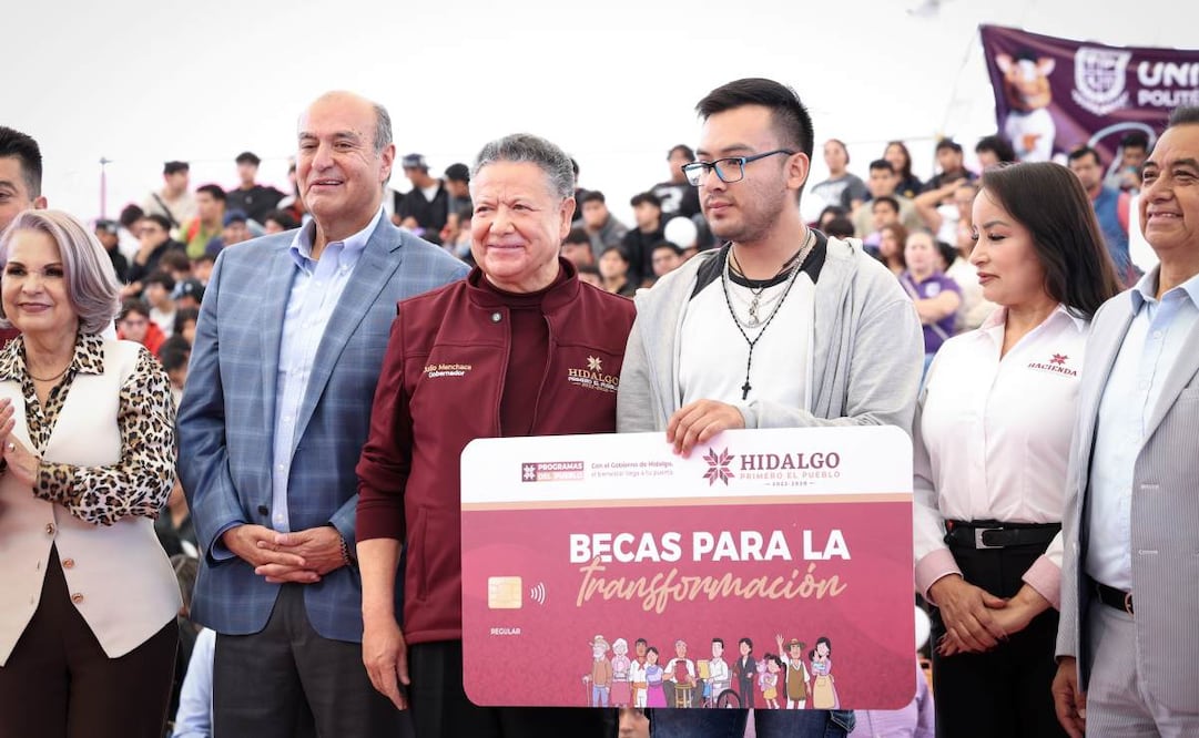 Hidalgo entrega 71 millones de pesos en becas universitarias (15/06/2026). Foto: Especial