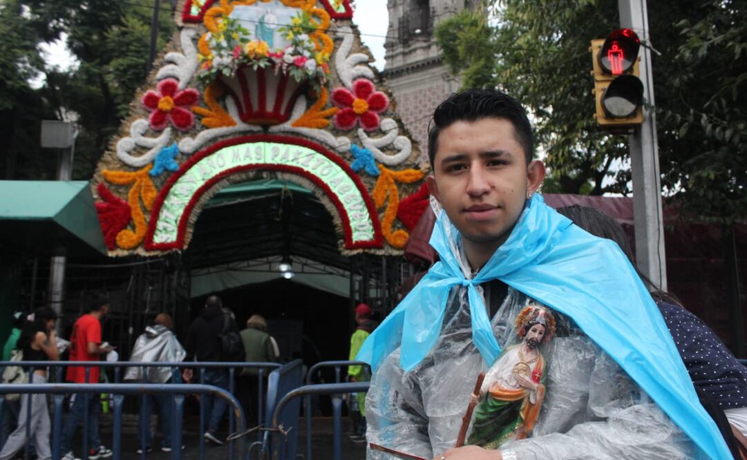 Con una alta afluencia de fieles a San Judas Tadeo, es como la Iglesia de San Hipólito alberga hoy, en el último día, la reliquia procedente del Vaticano. Foto: Francisco Rodríguez/ EL UNIVERSAL
