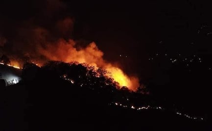 Desalojan a pobladores por incendio en Nicolás Flores, Hidalgo