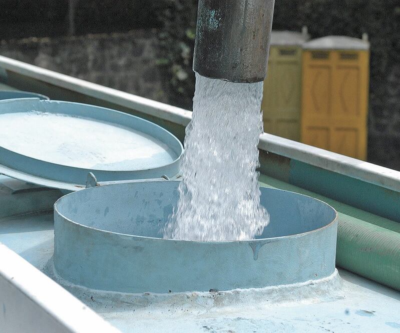 En otras propuestas se pide evaluar el pago adicional de 35% a la tarifa por consumo de agua en 165 colonias. ARCHIVO EL UNIVERSAL